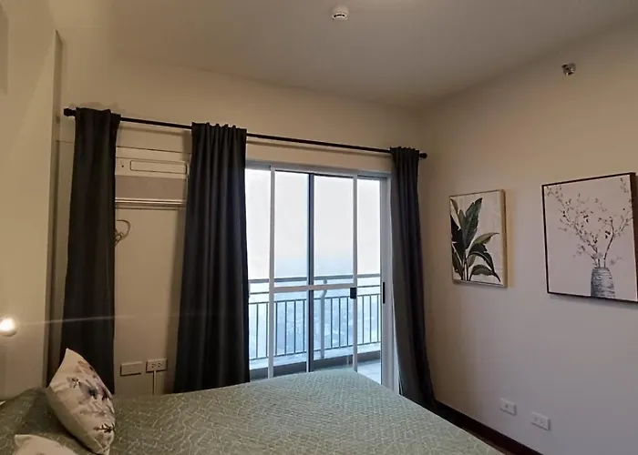 Heaven45 - 2br Spacious With View And Netflix Near Naia, Moa, Makati And 4-6pax *