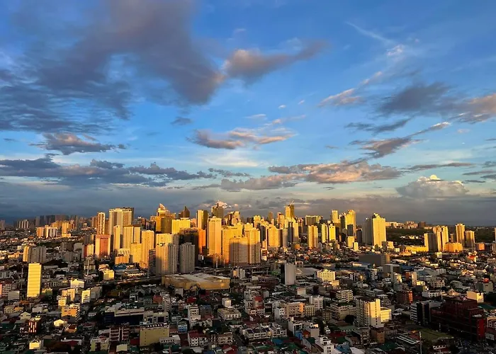 Heaven45 - 2br Spacious With View And Netflix Near Naia, Moa, Makati And 4-6pax Manila