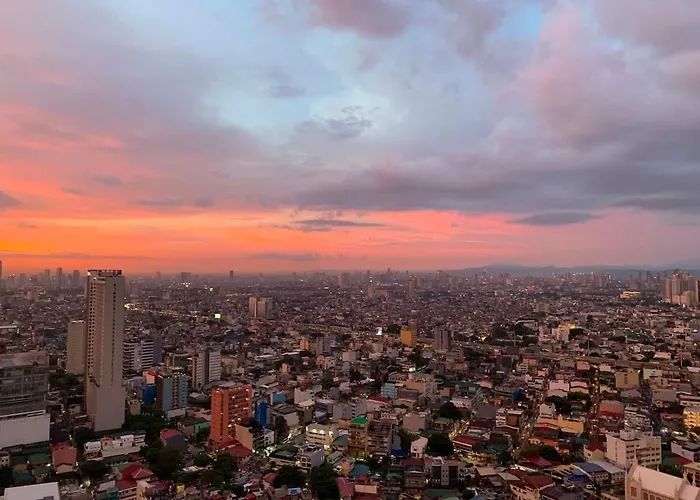 Heaven45 - 2br Spacious With View And Netflix Near Naia, Moa, Makati And 4-6pax Manila