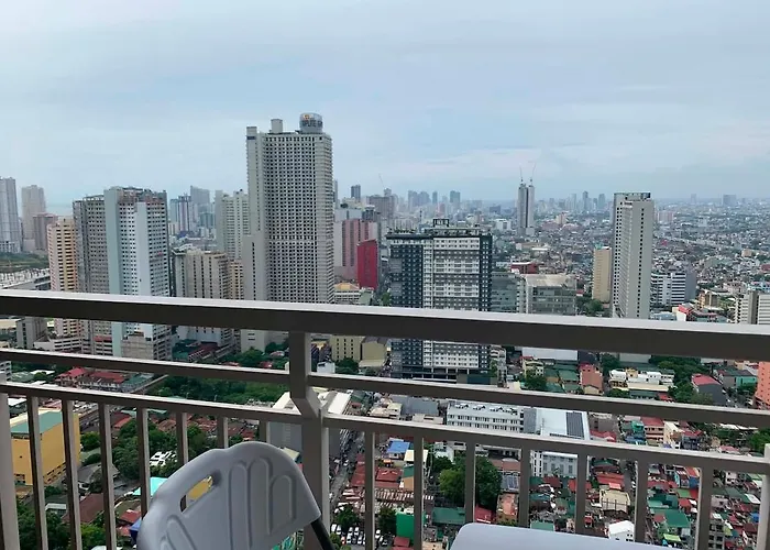 Heaven45 - 2br Spacious With View And Netflix Near Naia, Moa, Makati And 4-6pax Manila