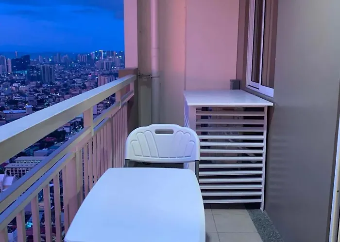 Heaven45 - 2br Spacious With View And Netflix Near Naia, Moa, Makati And 4-6pax Appartamento Manila