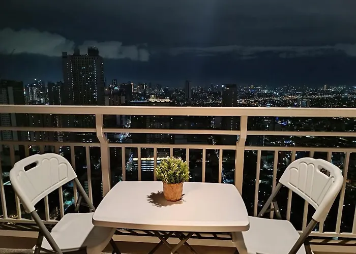 Appartamento Heaven45 - 2br Spacious With View And Netflix Near Naia, Moa, Makati And 4-6pax Manila