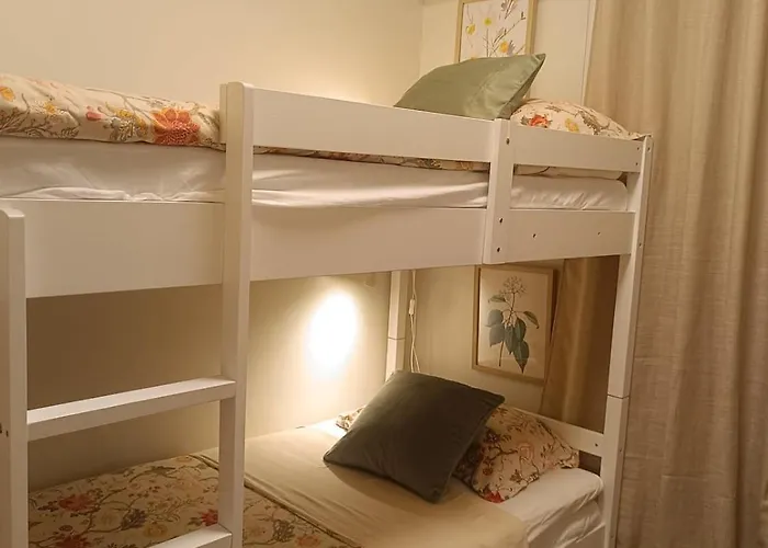 Heaven45 - 2br Spacious With View And Netflix Near Naia, Moa, Makati And 4-6pax Manila