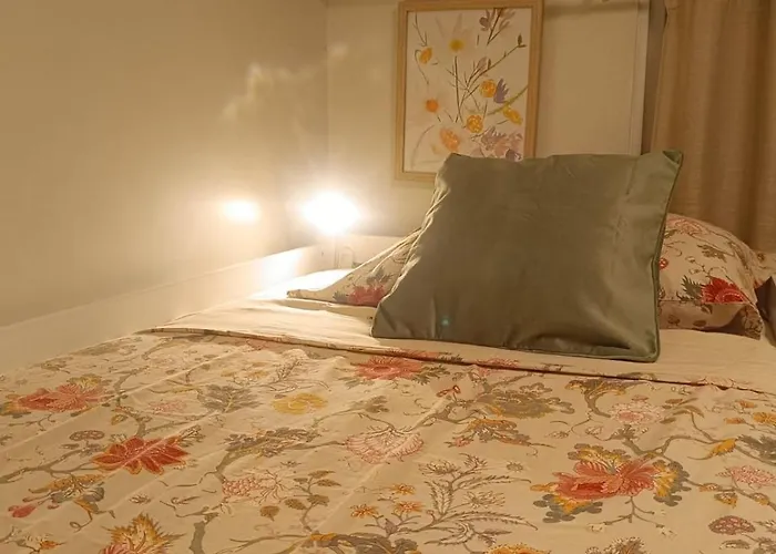 Heaven45 - 2br Spacious With View And Netflix Near Naia, Moa, Makati And 4-6pax *